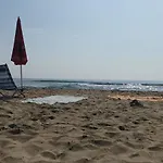 Familia Fantastiko Kiten (Burgas)