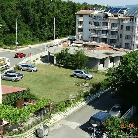 ホテル Familia Fantastiko 2*