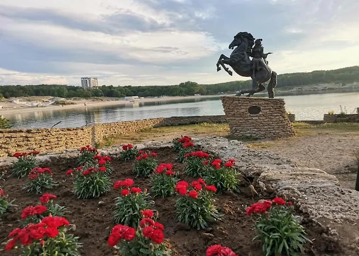 Familia Fantastiko Kiten (Burgas)