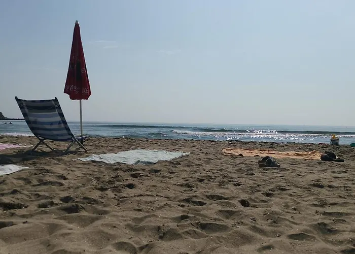 Familia Fantastiko Kiten (Burgas)